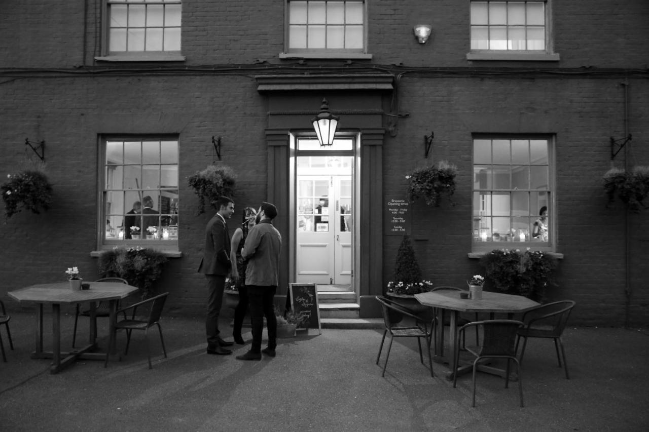 Hotel Blue Pigeons Worth  Exterior foto